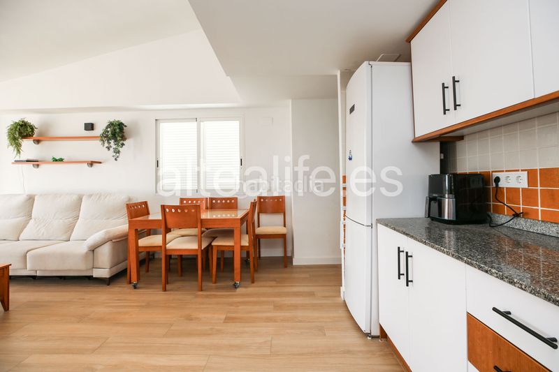 Foto f3b2ef88-6d82-4cea-a001-81e06bb16d87. Alquiler apartamento en calle eriso 1 apartamento en alquiler de corta estancia con terraza y vistas en sierra en Altea