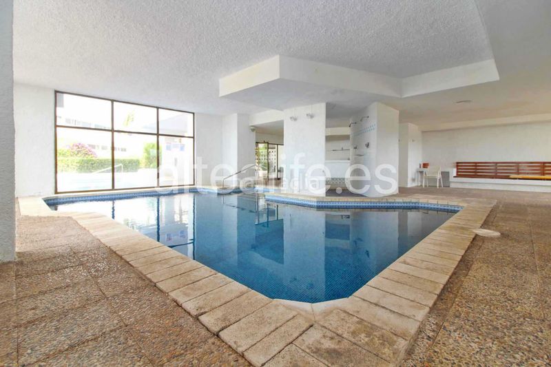 Foto 413c24bc-8945-4805-9e9c-c2436bf04942. Alquiler apartamento en cap-negret 5 apartamento bajo en primera linea de playa en la zona de cap negret en Altea
