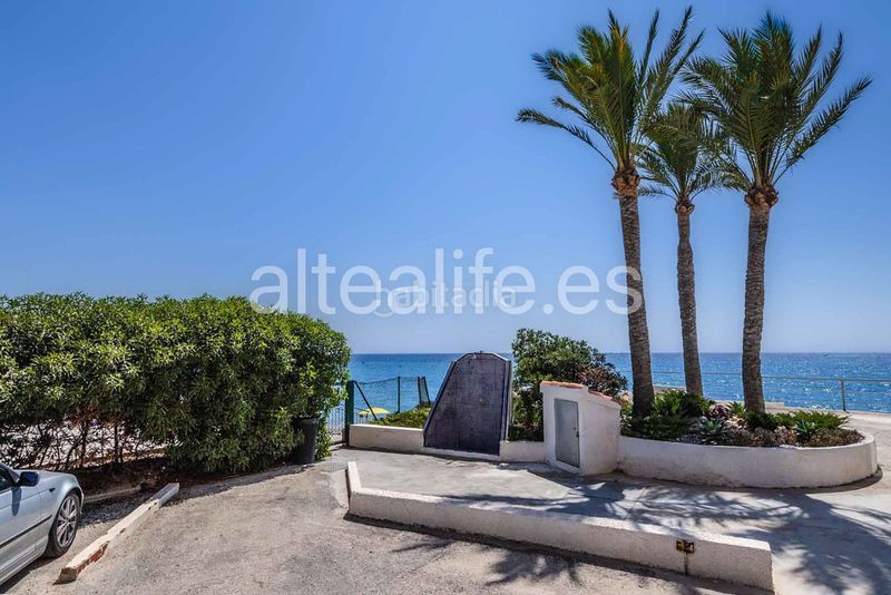 Foto 50419135-1f20-4066-b5fd-66ade551348e. Alquiler apartamento en cap-negret 5 apartamento bajo en primera linea de playa en la zona de cap negret en Altea