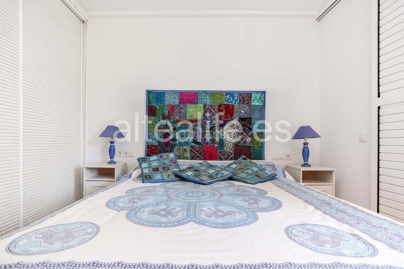 Foto 56641b59-09fa-41ed-bf10-dca1862bcec3. Alquiler apartamento en cap-negret 5 apartamento bajo en primera linea de playa en la zona de cap negret en Altea