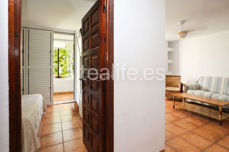 Foto 63a1375a-97b6-42d1-babd-3bfeaab9d3d3. Alquiler apartamento en cap-negret 5 apartamento bajo en primera linea de playa en la zona de cap negret en Altea