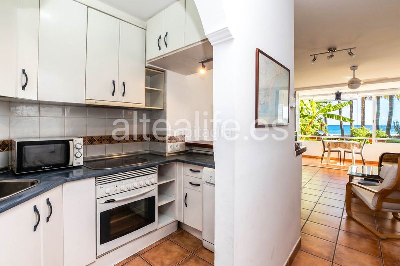 Foto 950eae1f-6138-4922-94a8-45bddf989185. Alquiler apartamento en cap-negret 5 apartamento bajo en primera linea de playa en la zona de cap negret en Altea