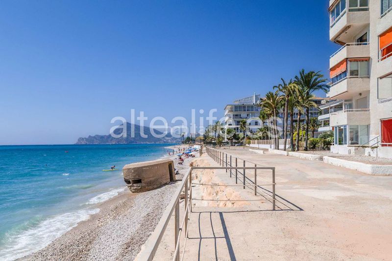 Foto 9af1f42d-9668-4bfe-a65e-29318c8c8777. Alquiler apartamento en cap-negret 5 apartamento bajo en primera linea de playa en la zona de cap negret en Altea