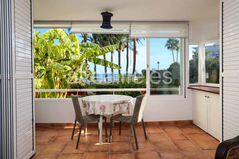 Foto 9e94ef45-54ad-4129-91e8-96f9a8c97b85. Alquiler apartamento en cap-negret 5 apartamento bajo en primera linea de playa en la zona de cap negret en Altea