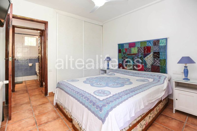 Foto a72c0eca-f8de-490b-8ae2-21f22fa44a2d. Alquiler apartamento en cap-negret 5 apartamento bajo en primera linea de playa en la zona de cap negret en Altea
