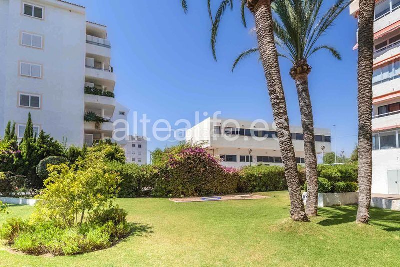 Foto ab9131b3-e3d8-457f-9be2-185068375849. Alquiler apartamento en cap-negret 5 apartamento bajo en primera linea de playa en la zona de cap negret en Altea