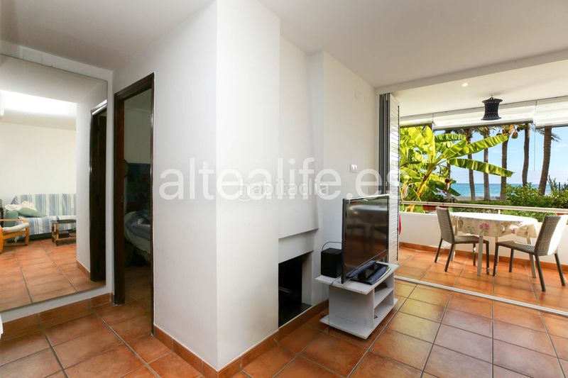 Foto bef873c7-e16c-4df3-85a0-0cffaf8a7af5. Alquiler apartamento en cap-negret 5 apartamento bajo en primera linea de playa en la zona de cap negret en Altea