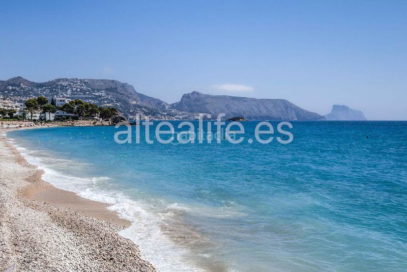 Foto d81afa2f-2480-4800-89cd-ea5e8ada11f8. Alquiler apartamento en cap-negret 5 apartamento bajo en primera linea de playa en la zona de cap negret en Altea