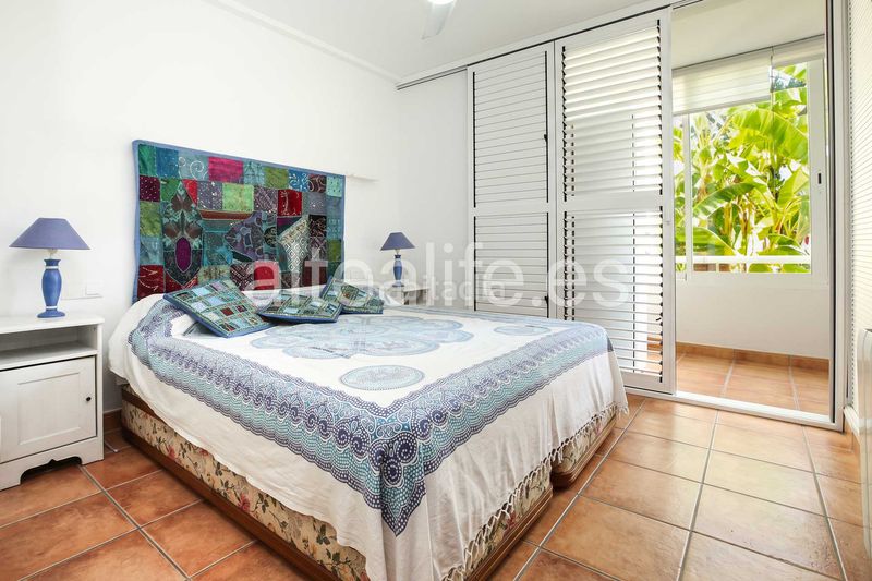 Foto da79c025-9b03-4826-80be-258673509ea5. Alquiler apartamento en cap-negret 5 apartamento bajo en primera linea de playa en la zona de cap negret en Altea