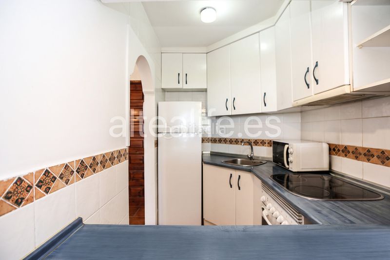 Foto ee403692-f848-44a4-bc3a-f1f17d1bc5ff. Alquiler apartamento en cap-negret 5 apartamento bajo en primera linea de playa en la zona de cap negret en Altea