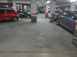 Aparcament cotxe a Carrer dels alts forns 78. Plaza de parking grande en venta
