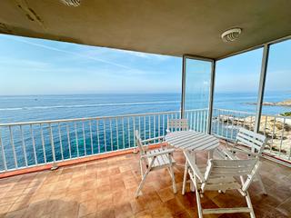 Apartament  Carretera canyelles. Oportunidad de apartamento en primera línea de mar con parking i