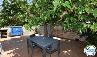 Casa  Carrer puigmal-a. Casa 177 m² en empuriabrava (puigmal) a 2500 metros del mar
