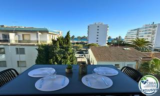 Apartament a Santa Margarida. En venta piso en roses santa margarita con vistas al mar