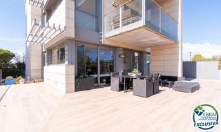 Etagenwohnung in Avinguda del clot dels franquets sud 32. Clot dels franquets planta baja de 3 dormitorios con 224 m2 de t