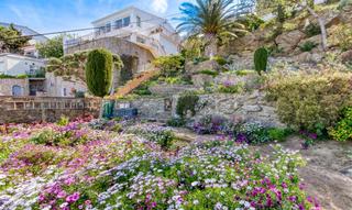 Xalet a Carrer ramon llull 21. Villa mediterránea con alma, vistas impresionantes y oportunidad