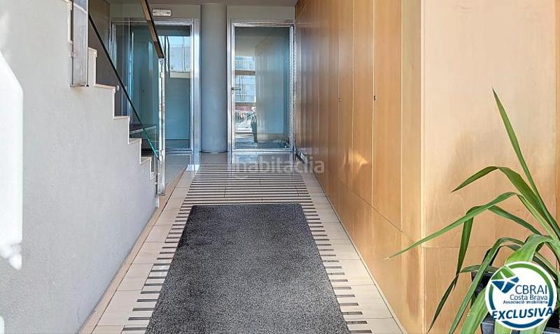 Foto 66f5781d-161f-4159-b5d5-6f90cd550524. Apartamento en avinguda pastor 1 en venta - , costa brava – magnífico apartamento de 1 dormitorio con vistas al mar y al canal en Roses