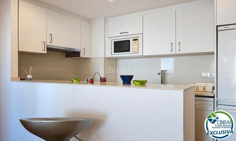 Foto aa6c7189-9592-42c8-a900-f7b4f88f4ed2. Apartamento en avinguda pastor 1 en venta - , costa brava – magnífico apartamento de 1 dormitorio con vistas al mar y al canal en Roses