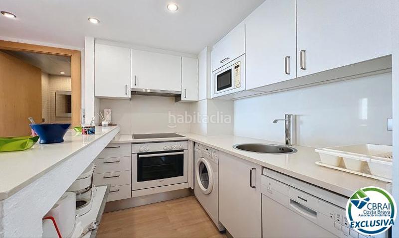 Foto e6f6b87b-789b-4c17-ace0-d39d80fbe191. Apartamento en avinguda pastor 1 en venta - , costa brava – magnífico apartamento de 1 dormitorio con vistas al mar y al canal en Roses