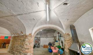 Bauernhof in Carrer vilella 34. Casa rústica con voltas catalanas con mucho encanto en el centro