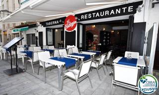 Business premise in Carrer de joan badosa i compte 24. Local restaurante en el centro de roses