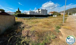 Terreny residencial a Carrer bages 18. Parcela unifamiliar edificable en tranquila urbanización de rose
