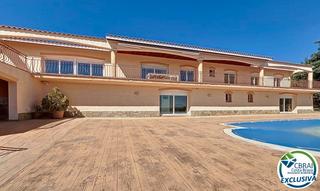 Xalet a Carrer xaloc 8. En venta – ?? villa de alto standing con vistas al mar en pau, c