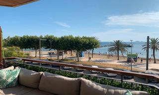 Apartament a Avinguda de rhode 137. Fantastico piso en primera linea de mar en roses