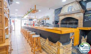 Business premise in Carrer del doctor hermenegild arruga 46. En venta bar