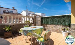 Casa adossada a Carrer puigmal-f1 92. Bonita casa adosada cerca de tiendas