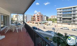 Appartement in Avinguda de la platja 23. Vivir cerca del mar: apartamento con 2 dormitorios y terraza en