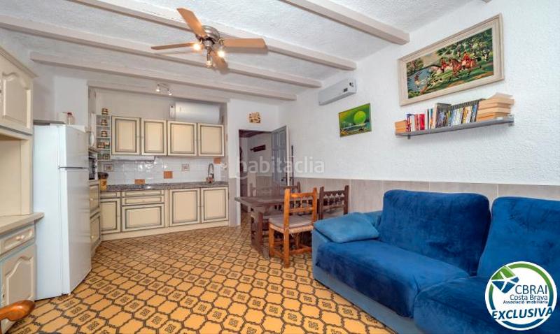 Foto 1485b04c-edb4-418c-ac24-4b865723bf5f. Piso en carrer poblat típic-gregal 3 apartamento de dos dormitorios, aparcamiento privado y licencia turística. en Empuriabrava
