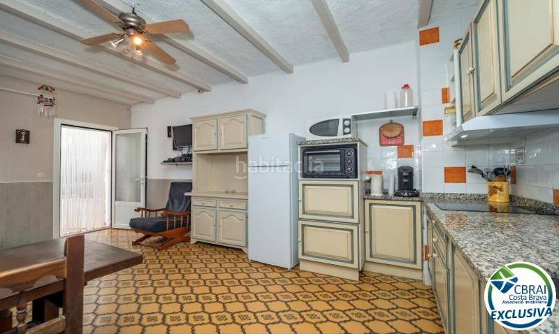 Foto d1ed9342-09d1-45a6-80d7-9c0ee6a83801. Piso en carrer poblat típic-gregal 3 apartamento de dos dormitorios, aparcamiento privado y licencia turística. en Empuriabrava