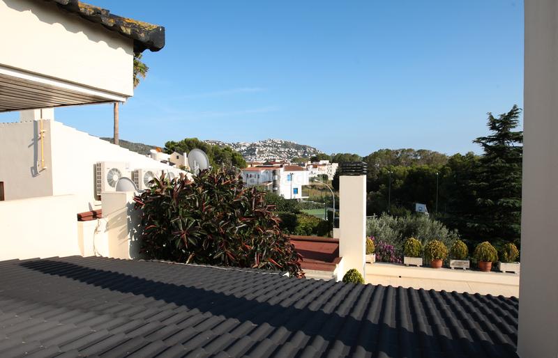 Foto 7c4caba9-42c6-4b2c-95f7-cf78c2952b48. Chalet en avinguda del mas mates 14 14 casa en venta girona en Roses