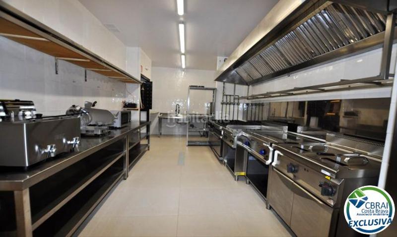 Foto 1197f243-37d6-40d6-9523-66520c390a47. Local comercial a carrer joan badosa 24 bajos 24 a Roses