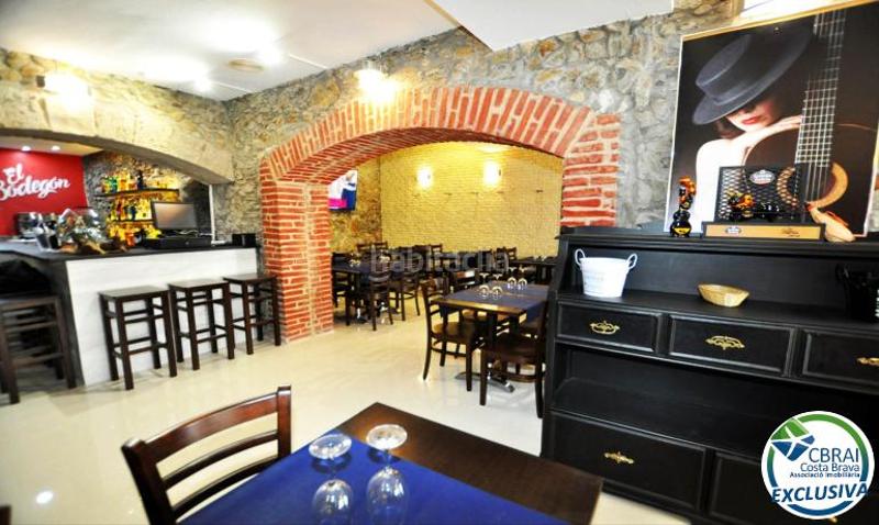 Foto d2d39b32-e4d6-4a69-897e-557faf6827fe. Local comercial a carrer joan badosa 24 bajos 24 a Roses