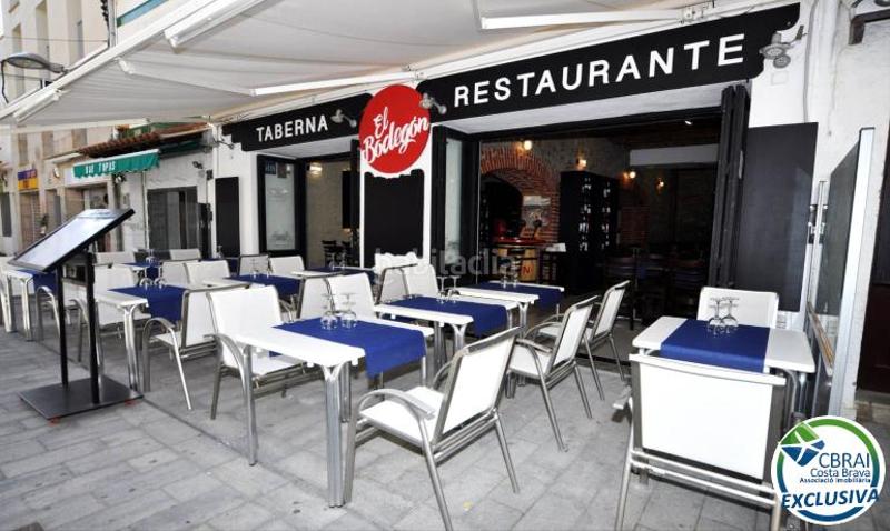 Foto d945853f-94d0-4ff5-9206-f6ebaf66154a. Local comercial a carrer joan badosa 24 bajos 24 a Roses