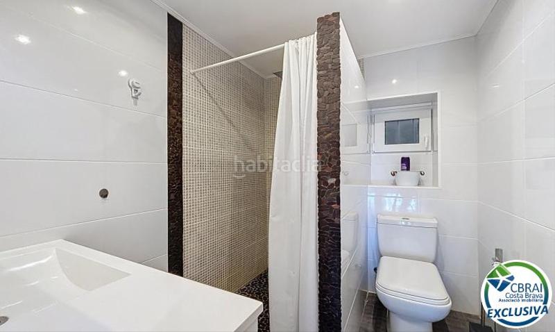 Foto 635509a2-566f-4d44-9146-1115fd413647. Apartamento en calle jeroni pau 26 1 26 apartamento en venta girona en Roses