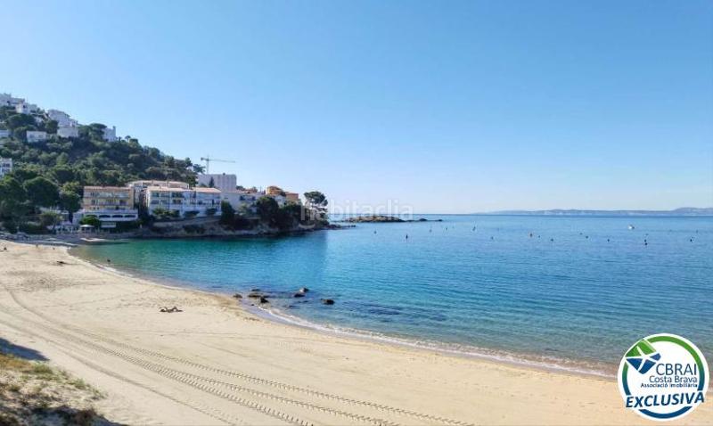 Foto 5551e8c0-aeb5-43a2-882f-9cbba8d9acf8. Apartamento en carrer carretera canyelles 77 77 apartamento en venta girona en Roses