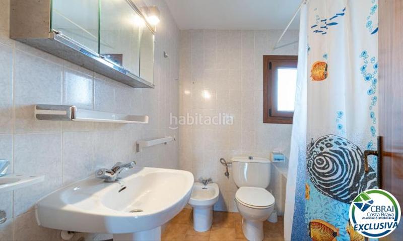 Foto 5b643cbd-259a-47d9-b6aa-f87783a0c290. Casa a carrer Montgrí 30 b 30 a Montgrí Empuriabrava