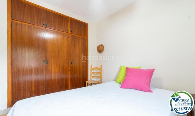 Foto 75f35140-e02a-408c-89d4-6a68d8e0c913. Casa a carrer Montgrí 30 b 30 a Montgrí Empuriabrava