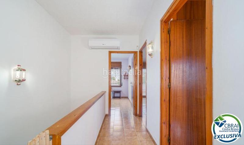 Foto a346349a-401e-43eb-915b-b85f3f0d8c5e. Casa a carrer Montgrí 30 b 30 a Montgrí Empuriabrava