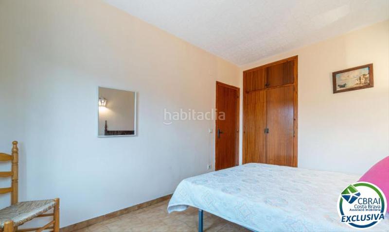 Foto d36756cc-2e69-4854-8cea-0b3111c056dd. Casa a carrer Montgrí 30 b 30 a Montgrí Empuriabrava