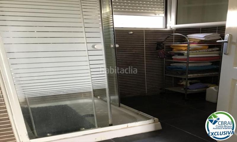Foto f914f7c5-177a-4fb6-9035-6e1f31caddc9. Casa en calle baix llobregat 4 4 casa en venta girona en Roses