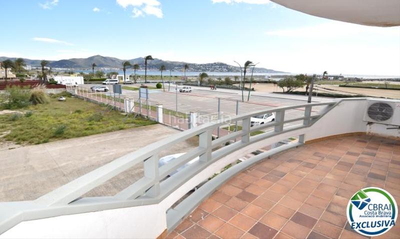 Foto 9d2b4048-de39-451c-b657-3597d9514748. Casa en carrer salins b 0 casa en venta girona en Empuriabrava