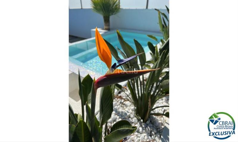 Foto dab87269-3f43-48fb-884c-3518f5d6e285. Casa en carrer falconera 24 24 casa en venta girona en Empuriabrava