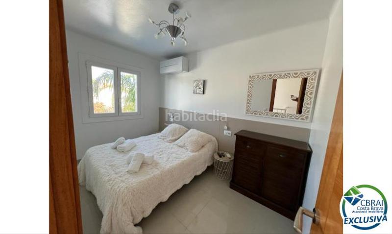 Foto ef7d0198-c483-431e-ae48-ec04fa567247. Casa en carrer falconera 24 24 casa en venta girona en Empuriabrava