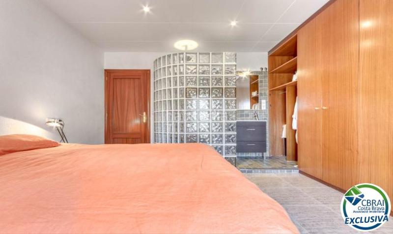 Foto a4c79413-4dd6-4ff1-8290-64ec3af37b55. Apartamento en carrer de la pedrera 7 1 2 7 apartamento en venta girona en Roses
