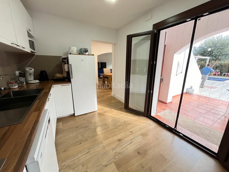 Foto a94775f6-cb23-40a9-b0b9-2a9a9e5f532d. Casa en mare de la font casa en venta en castelló empúries girona en Castelló d´Empúries