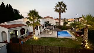 Casa en Mare de la font, 51  51. Casa en venta en castell� emp�ries girona